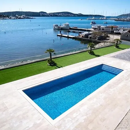 Seaside With A Swimming Pool Seget Donji, - 22929 Traù