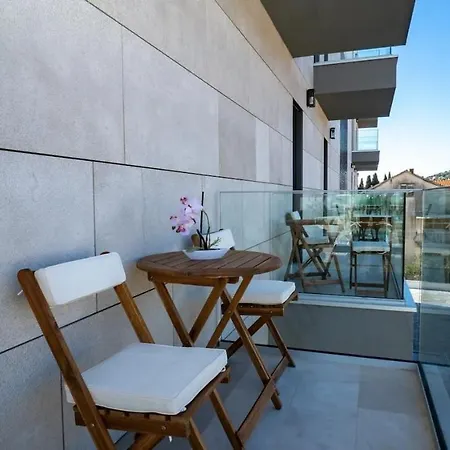 Appartamento Seaside With A Swimming Pool Seget Donji, - 22929 Traù